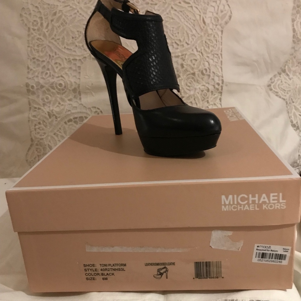 Michael Kors black wood platform &5"heel, size6, - Picture 2 of 8